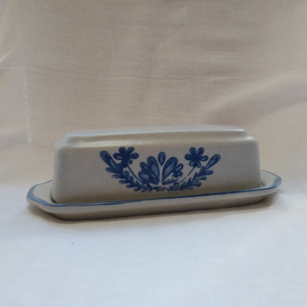 Vintage Pfaltzgraff Stoneware Yorktowne Covered Butter Dish